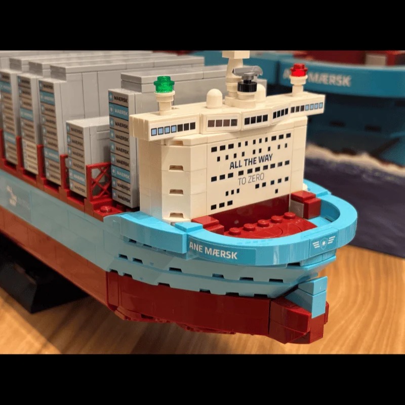 New 2026 Dual-Fuel Container V - Model Kit Simulator 评论和价格